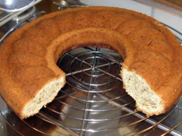 Zucchini Walnuss Kuchen - einfach - 372 kcal/100g
