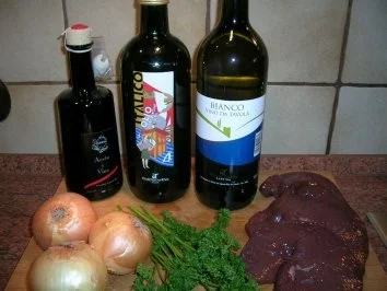 Rezept: Venezianische Kalbsleber - Fegato di vitello alla veneziana - mit Schnittlauch-Sahne-Pü Bild Nr. 3 Venezianische Kalbsleber - Fegato di vitello alla veneziana - mit Schnittlauch-Sahne-Pü - Rezept - Bild Nr. 3