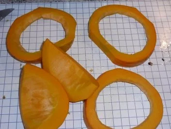 Hackfleisch: Hack im Kürbisring gebraten an Ingwerkürbissoße - Rezept - Bild Nr. 4