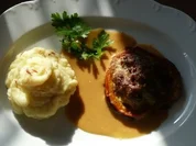 Hackfleisch: Hack im Kürbisring gebraten an Ingwerkürbissoße - Rezept