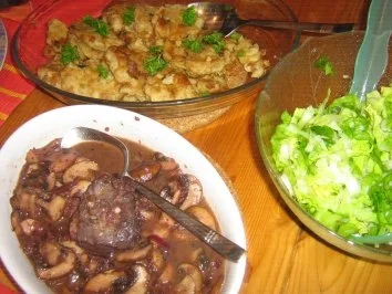 Rezept: Semmelknödelscheiben mit braunen Champignons Bild Nr. 5 Semmelknödelscheiben mit braunen Champignons - Rezept - Bild Nr. 5