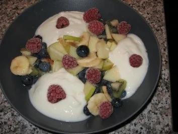 Rezept: Obstsalat mit Joghurt-Kokoscreme Bild Nr. 2 Obstsalat mit Joghurt-Kokoscreme - Rezept - Bild Nr. 2