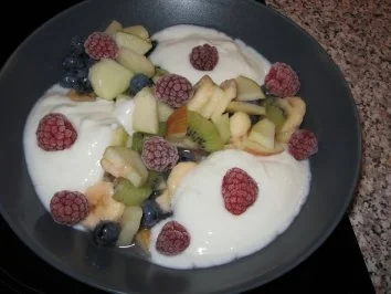 Rezept: Obstsalat mit Joghurt-Kokoscreme Bild Nr. 3 Obstsalat mit Joghurt-Kokoscreme - Rezept - Bild Nr. 3