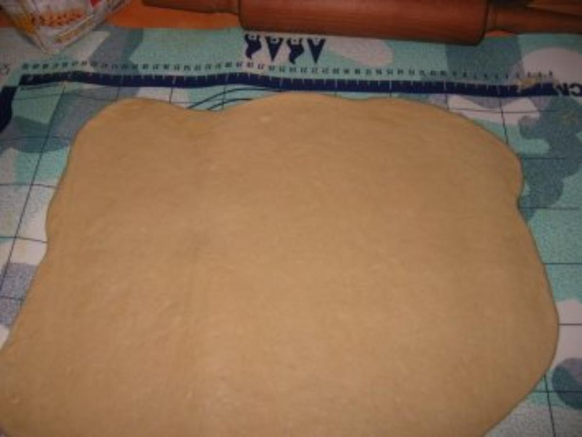 Rosettenkuchen mit Zwetschgen - Rezept - Bild Nr. 2
