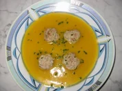 Kürbis-Suppe mit Hackbällchen - Rezept