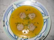 Kürbis-Suppe mit Hackbällchen - Rezept