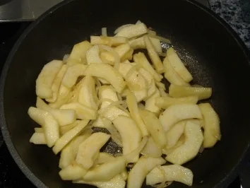 Montadito mit Apfel und gebratener Blutwurst - Rezept - Bild Nr. 2