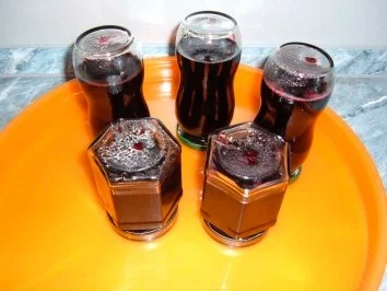 Brotaufstrich :Holunder -Kirsch - Gellee - Rezept