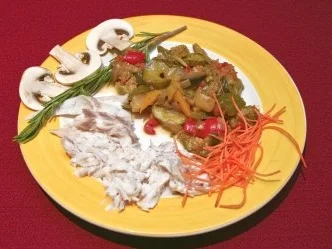 Loup de mer in Himalaya-Salzkruste mit Ratatouille (Katja Ebstein) - Rezept