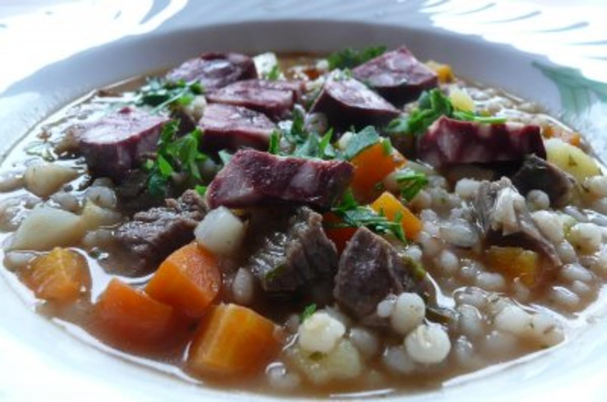 Bilder für Eintopf: Graupensuppe mit Bauernrotwurst - Rezept