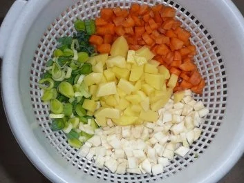 Eintopf:  Graupensuppe mit Bauernrotwurst - Rezept - Bild Nr. 2