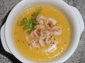 Rezept: * Möhren-Kartoffelsuppe mit Krabben * * Möhren-Kartoffelsuppe mit Krabben * - Rezept