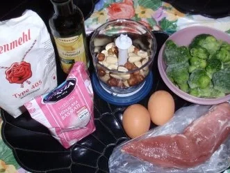 Filet-Schnitzelchen mit einer Nusspanade und Broccoli-Basmatireis - Rezept - Bild Nr. 2