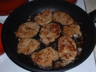 Filet-Schnitzelchen mit einer Nusspanade und Broccoli-Basmatireis - Rezept - Bild Nr. 5