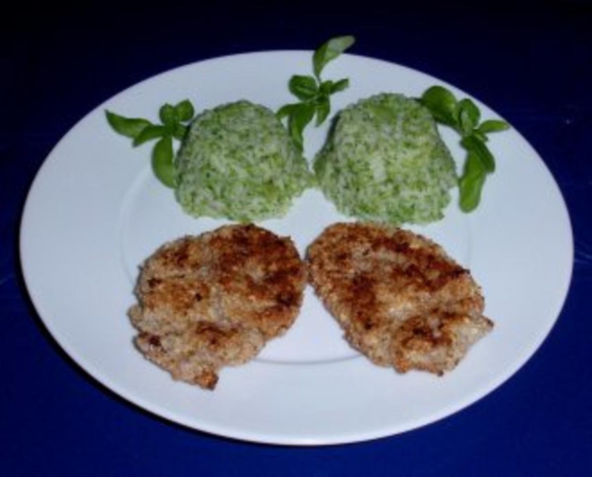 Filet-Schnitzelchen mit einer Nusspanade und Broccoli-Basmatireis - Rezept - Bild Nr. 6