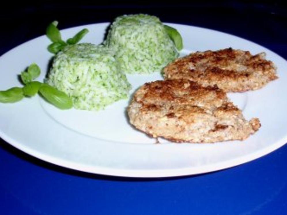 Filet-Schnitzelchen mit einer Nusspanade und Broccoli-Basmatireis ...