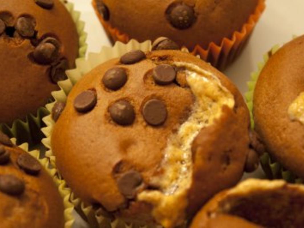 Schokoladenmuffins mit leckerer Überraschung - Rezept - kochbar.de