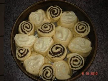 Rezept: Kuchen + Torten : Hefe-Schneckenkuchen mit 2 Füllungen Bild Nr. 5 Kuchen + Torten : Hefe-Schneckenkuchen mit 2 Füllungen - Rezept - Bild Nr. 5