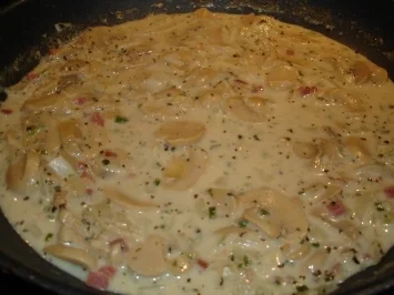 Rezept: Nudeln mit fettarmer Schinken-Pilz-Soße Nudeln mit fettarmer Schinken-Pilz-Soße - Rezept