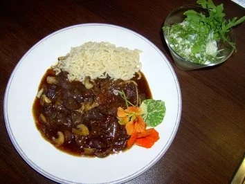 Rezept: Geschmortes vom Reh mit Spätzle Bild Nr. 2 Geschmortes vom Reh mit Spätzle - Rezept - Bild Nr. 2