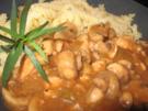Hähnchen-Gulasch mit Champignons und Lauch - Rezept