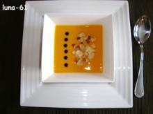 FLAMBIERTE KÜRBISSUPPE - Rezept