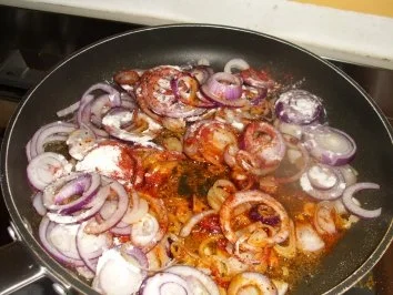 Saftige Nackensteaks mit Schalotten-Portweingemüse - Rezept - Bild Nr. 2