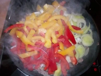 Rezept: Hack-Feta-Pfanne Bild Nr. 2 Hack-Feta-Pfanne - Rezept - Bild Nr. 2