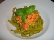 Tagliatelle mit Shrimps in pikanter Paprikasauce - Rezept