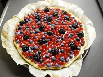 Beeren-Frischkäse-Tarte - Rezept