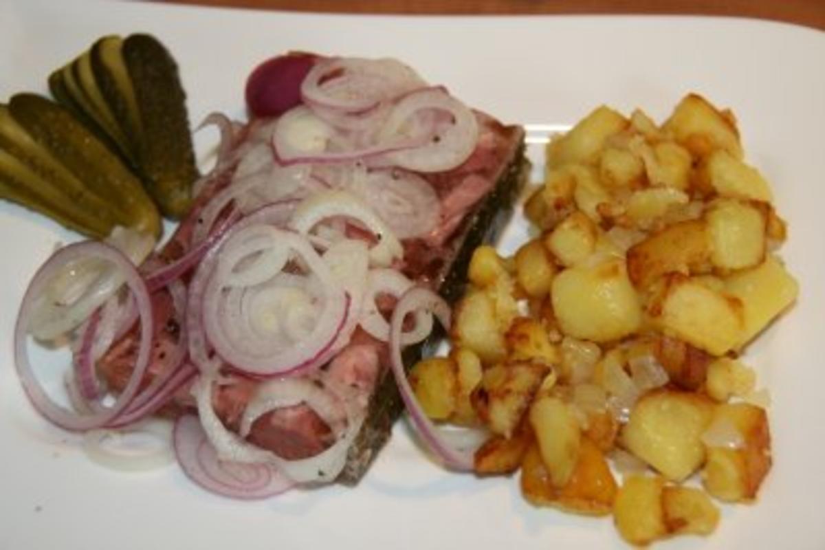 Schwein: Sülze mit Bratkartoffeln - Rezept - kochbar.de