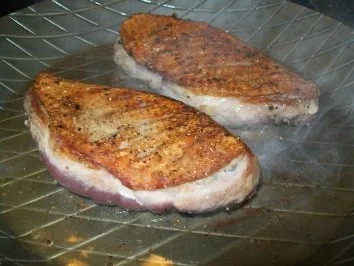 Rezept: rosa gebratene Barbarie-Entenbrust auf Kartoffel-Rucola-Rösti an Karamellapfelspalten Bild Nr. 2 rosa gebratene Barbarie-Entenbrust auf Kartoffel-Rucola-Rösti an Karamellapfelspalten - Rezept - Bild Nr. 2