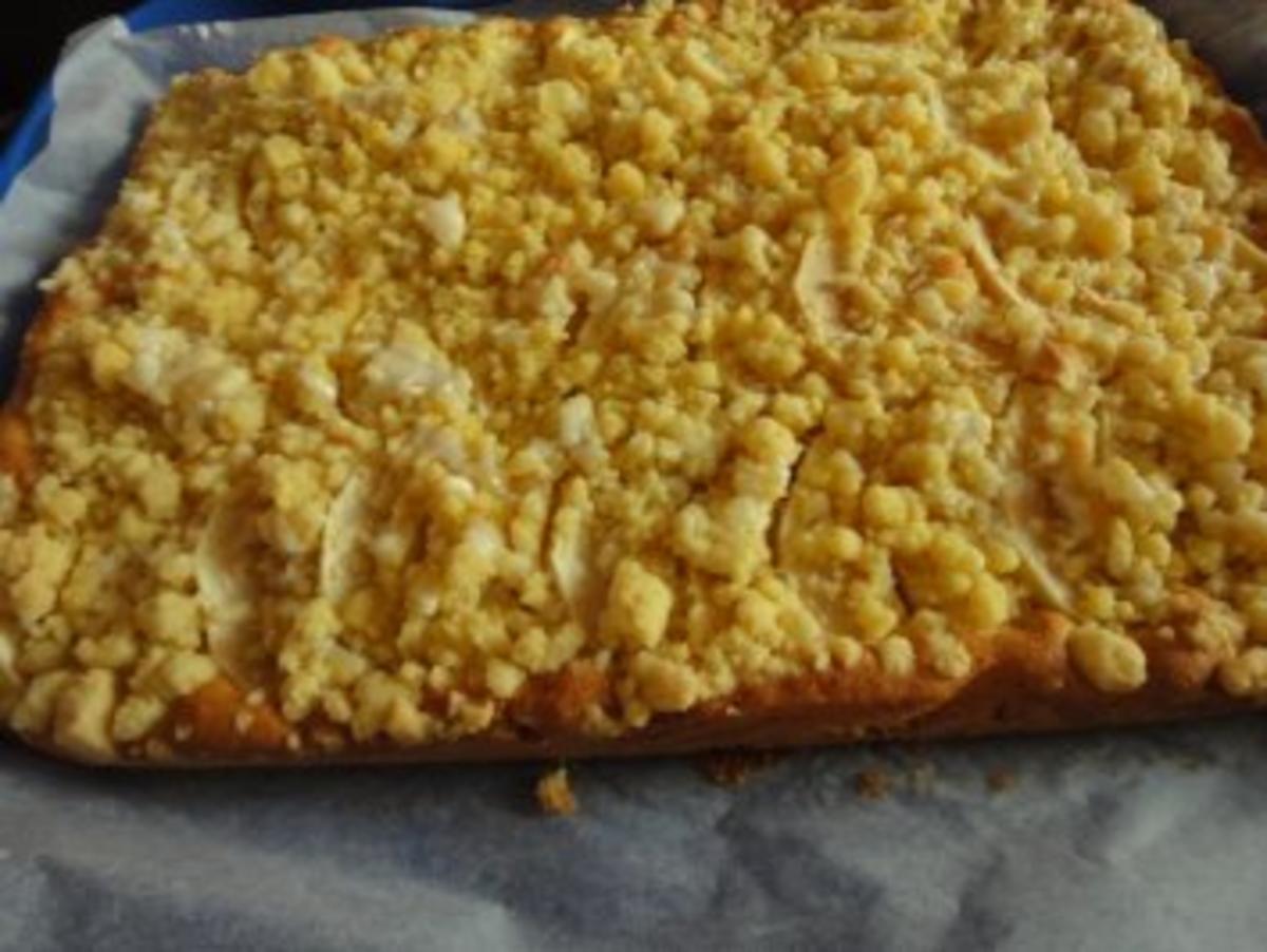 Feiner Apfelkuchen mit Streusel - Rezept - kochbar.de