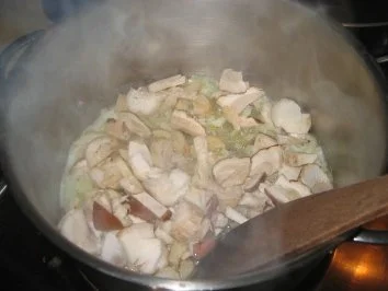 Suppe: Steinpilzsüppchen mit Knusperstange! - Rezept - Bild Nr. 3