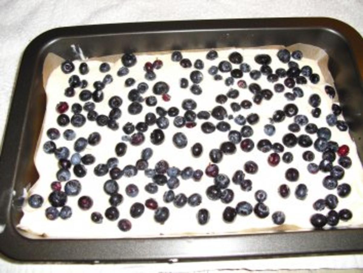 Mini-Heidelbeer-Käsekuchen mit einer Prise Liebe - Rezept - kochbar.de Mini-Heidelbeer-Käsekuchen mit einer Prise Liebe - Rezept - kochbar.de