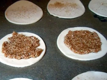 Rezept: Melonen-Blätterteig-Türmchen mit süssem Pesto Bild Nr. 4 Melonen-Blätterteig-Türmchen mit süssem Pesto - Rezept - Bild Nr. 4