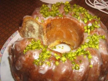 Rezept: Nuss-Marzipan-Kranz - Rosa Bild Nr. 7 Nuss-Marzipan-Kranz - Rosa - Rezept - Bild Nr. 7