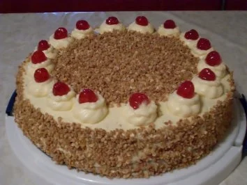 Buttercrème-Torte nach Frankfurter Art - Rezept