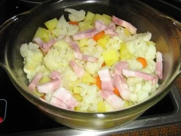 Rezept: Blumenkohl-Speck-Auflauf Bild Nr. 5 Blumenkohl-Speck-Auflauf - Rezept - Bild Nr. 5