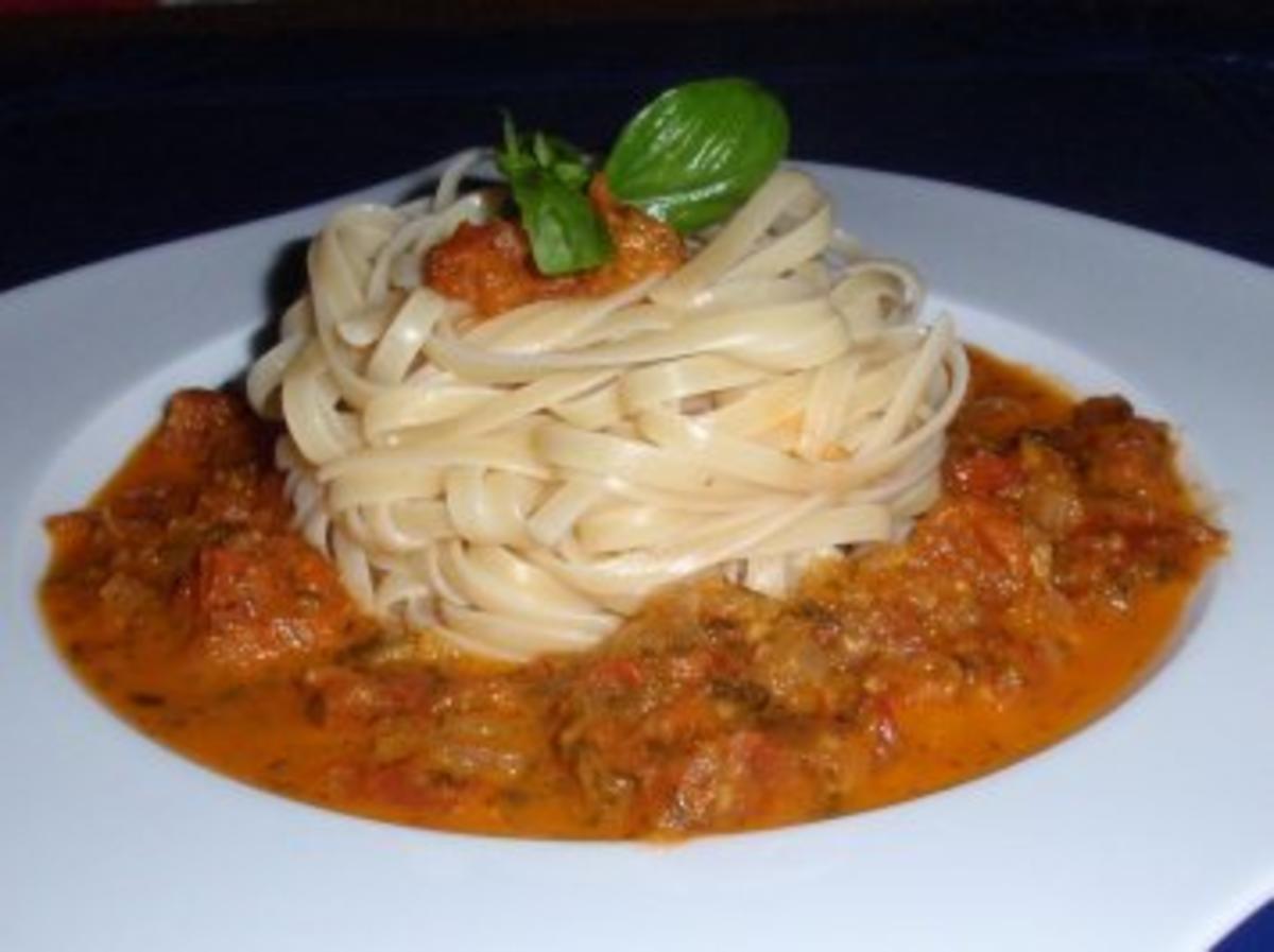 Spaghetti mit Tomaten-Basilikum-Soße - Rezept