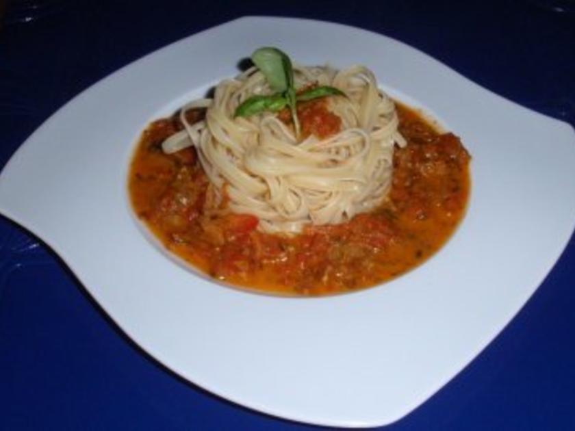 Spaghetti Mit Tomaten-Basilikum-Soße - Rezept - Kochbar.de