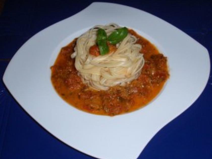 Spaghetti Mit Tomaten-Basilikum-Soße - Rezept - Kochbar.de