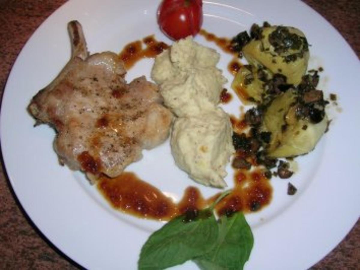 Iberico Schweine-Kotelett mit Kartoffel-Mandel-Püree und Artischocken - Rezept