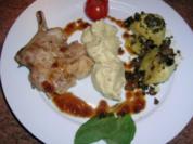 Iberico Schweine-Kotelett mit Kartoffel-Mandel-Püree und Artischocken - Rezept