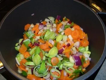 Rezept: Gemüsecremsuppe mit Basilikumnote Bild Nr. 6 Gemüsecremsuppe mit Basilikumnote - Rezept - Bild Nr. 6