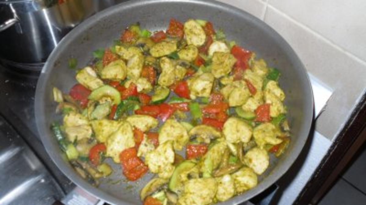 Indische Hühnchen-Gemüsepfanne - Rezept
