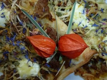 Rezept: Blätterteig trifft Mungobohnensprossen und Hack Bild Nr. 2 Blätterteig trifft Mungobohnensprossen und Hack - Rezept - Bild Nr. 2