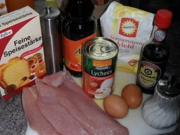 Rezept: Pute im Teigmantel mit asiatischer Litschi-Sauce Bild Nr. 2 Pute im Teigmantel mit asiatischer Litschi-Sauce - Rezept - Bild Nr. 2