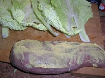 Rezept: falsches Kalbsfilet im Chinakohl- und Pancettamantel mit kleinen Röstis Bild Nr. 4 falsches Kalbsfilet im Chinakohl- und Pancettamantel mit kleinen Röstis - Rezept - Bild Nr. 4