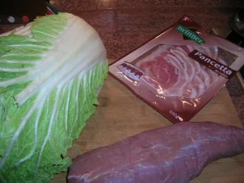 Rezept: falsches Kalbsfilet im Chinakohl- und Pancettamantel mit kleinen Röstis Bild Nr. 3 falsches Kalbsfilet im Chinakohl- und Pancettamantel mit kleinen Röstis - Rezept - Bild Nr. 3